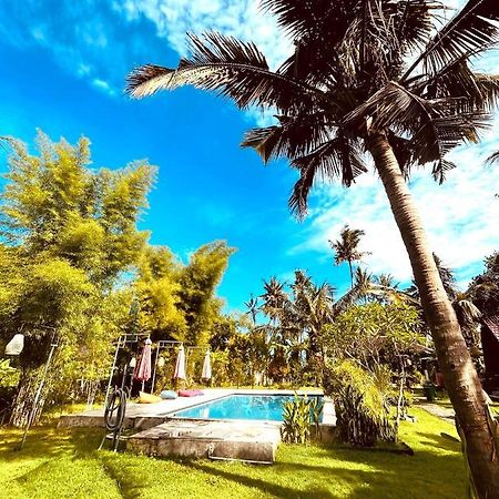 Apit Lawang Villas & Resto Batununggul Exterior photo